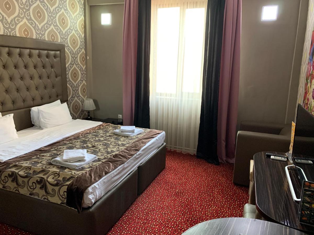 Hotel Deluxe Plaza Almaty Exteriér fotografie