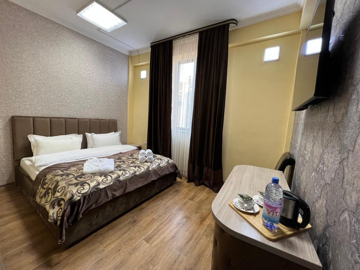 Hotel Deluxe Plaza Almaty Exteriér fotografie